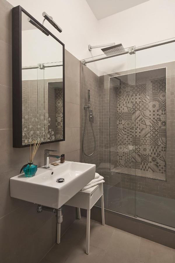 3 Master Bedrooms With Balcony On The River With Views Florence Ngoại thất bức ảnh